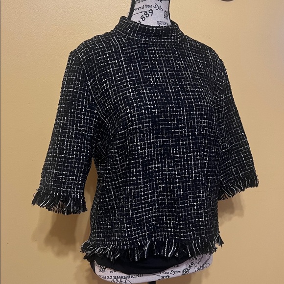 Zara Black and White Textured Top. Distressed women size L - Picture 7 of 11